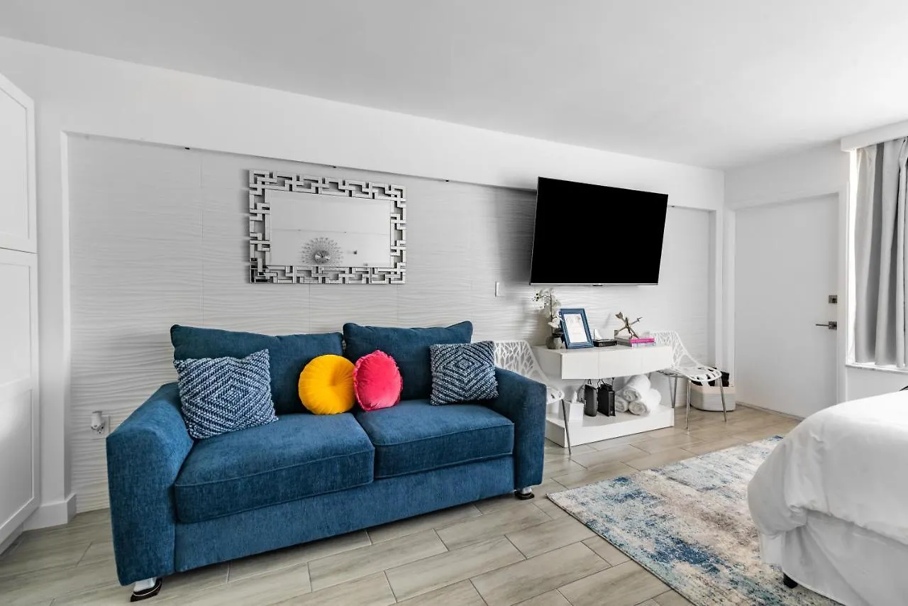 شقة Newly Renovated Oceanfront Studio W/ Balcony - دايتونا بيتش