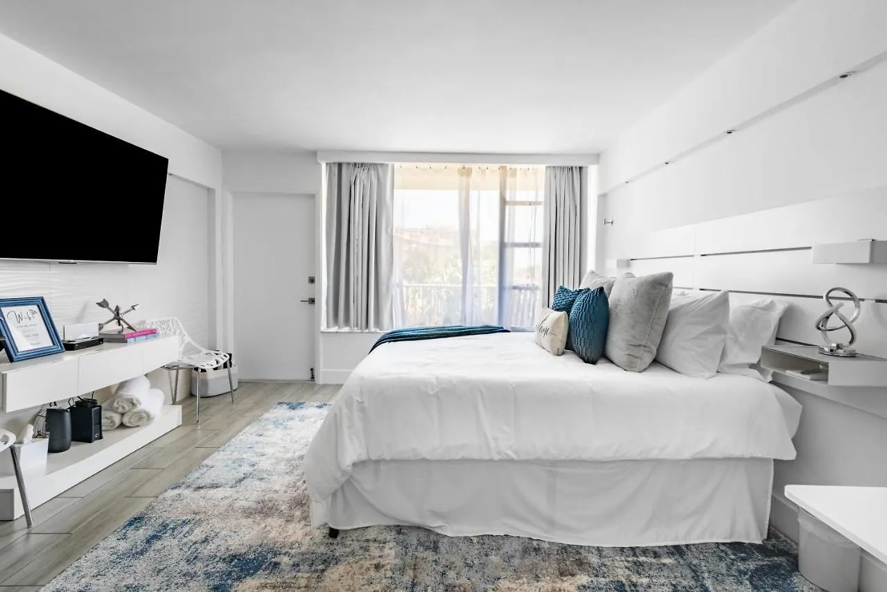 شقة Newly Renovated Oceanfront Studio W/ Balcony - دايتونا بيتش