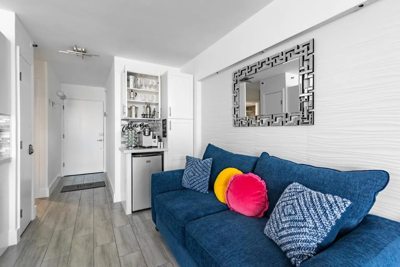 شقة Newly Renovated Oceanfront Studio W/ Balcony - دايتونا بيتش 0*,  الولايات المتحدة الأمريكية