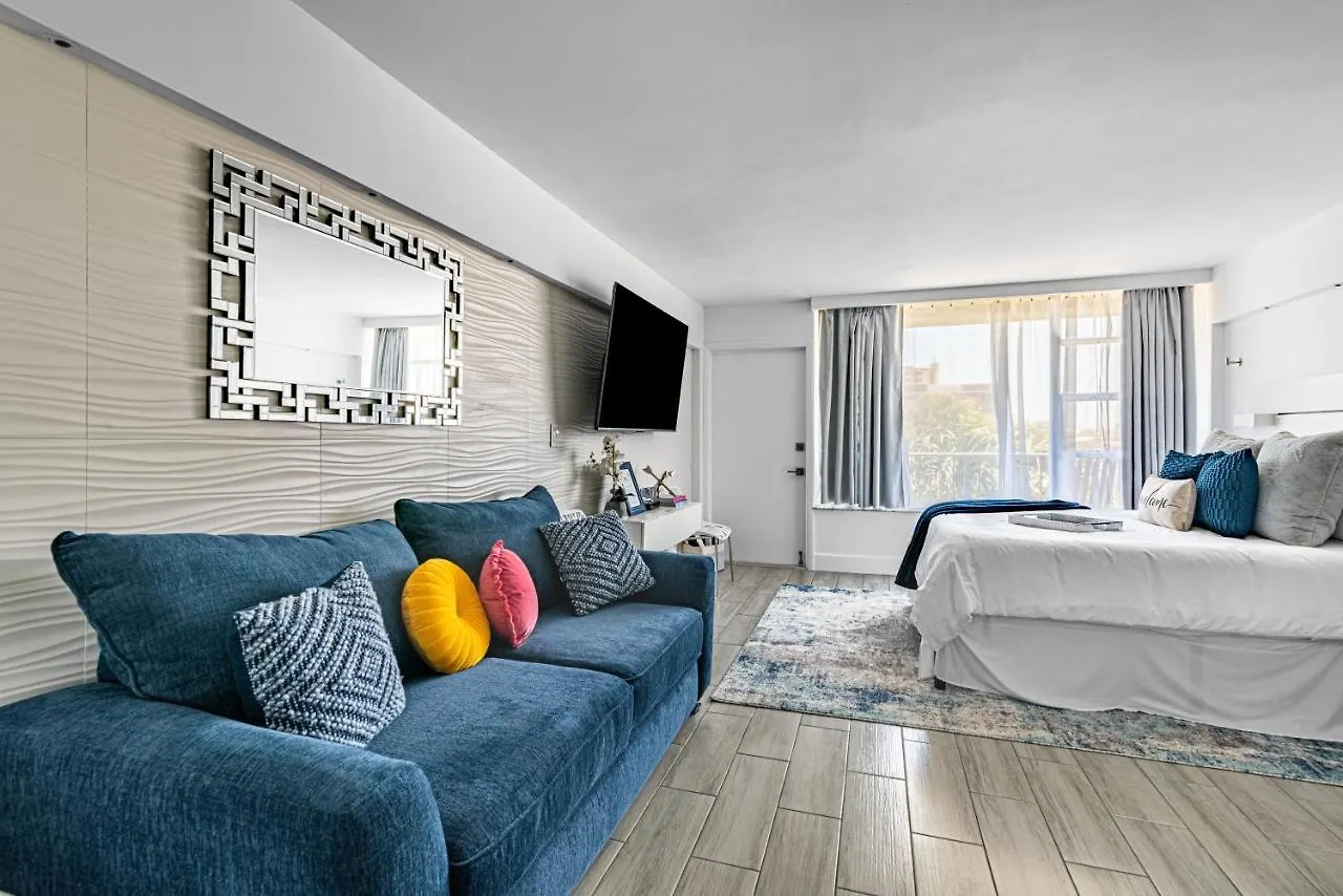 شقة Newly Renovated Oceanfront Studio W/ Balcony - دايتونا بيتش